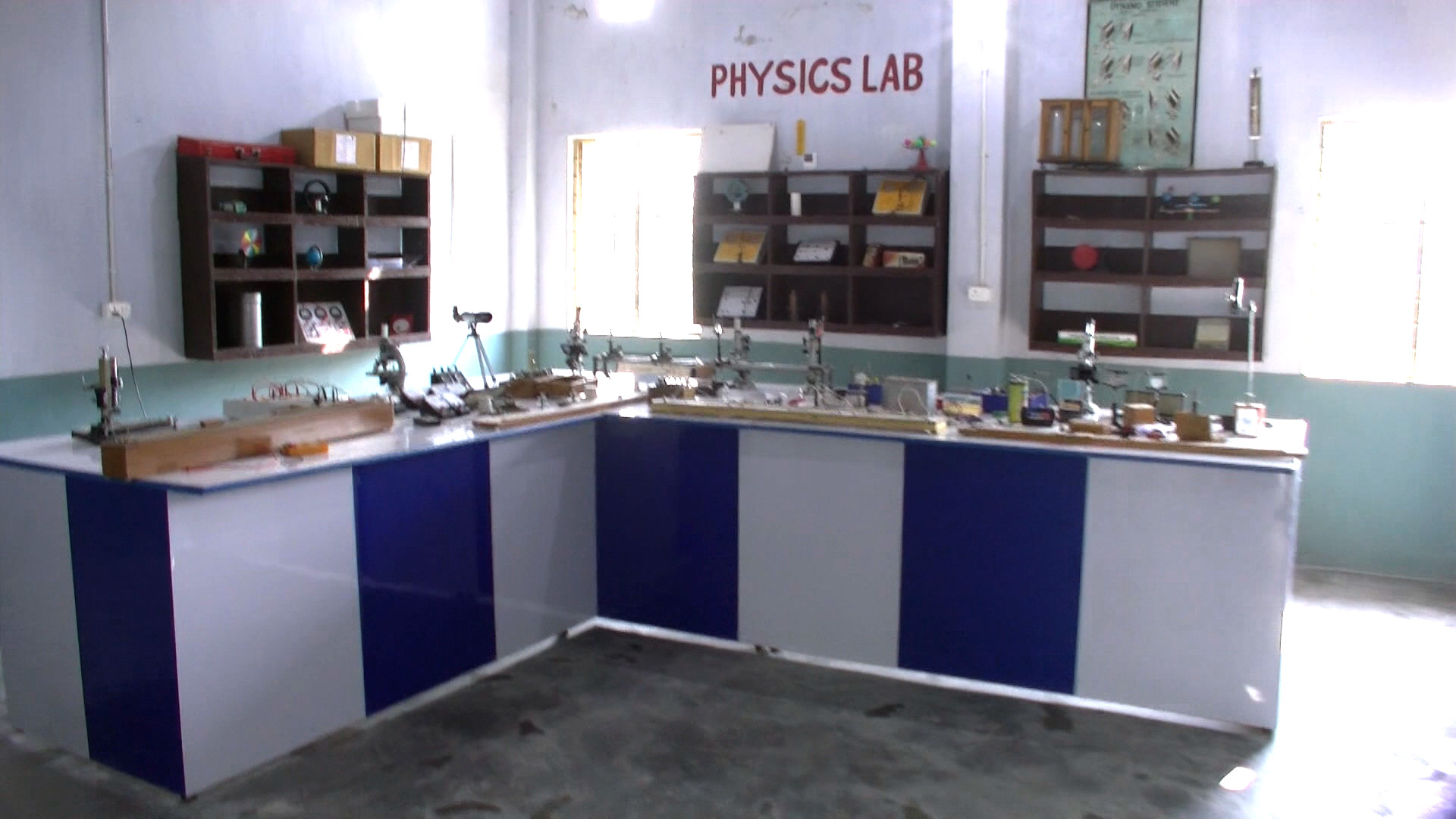 Holy Mission School physics activity and experiment moment